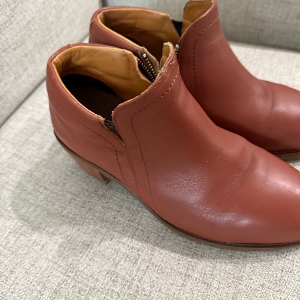 Barely used Zena Steel Toe Women’s workboots